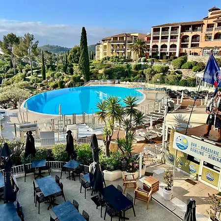 Appartement Avec Jardin Clos Classe Premium Piscine Chauffee *